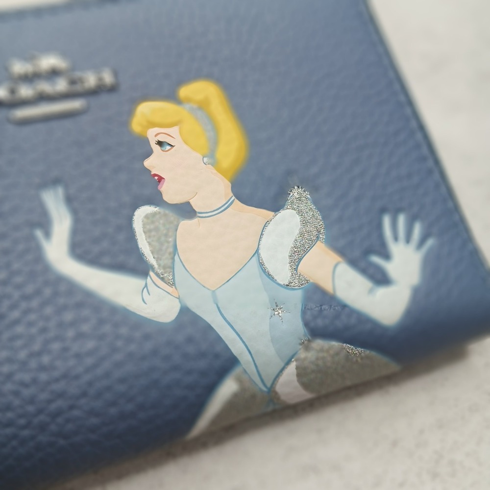 NEW Disney X Coach Medium Id Zip Wallet With Cinderella C2895 Silver/ Periwinkle - Picture 4 of 12